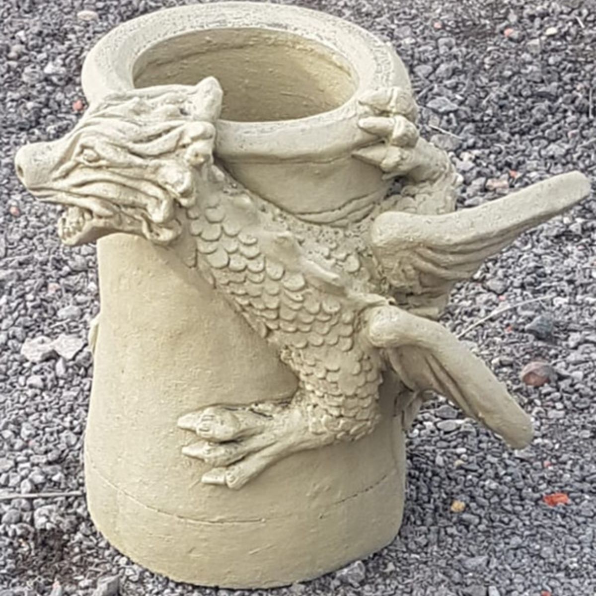 Screech bathstone dragon chimney pot 2